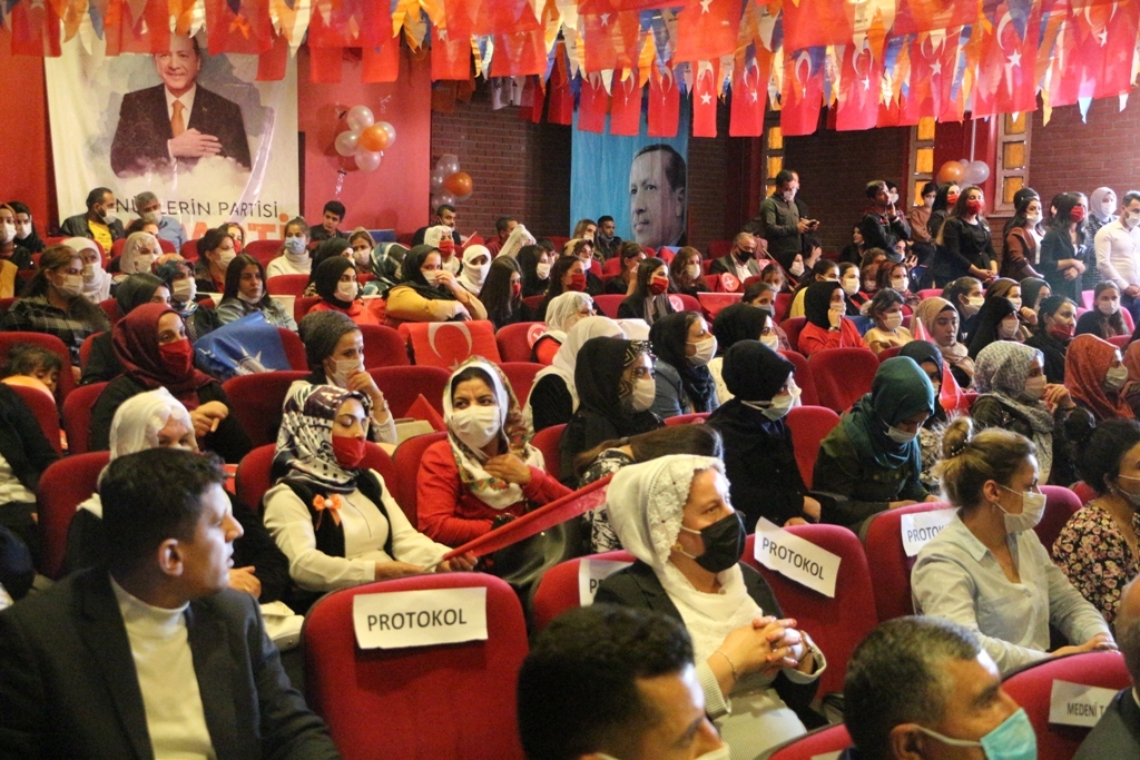 Ak Parti Silopi Kadın Kolları kongresini gerçekleştirdi