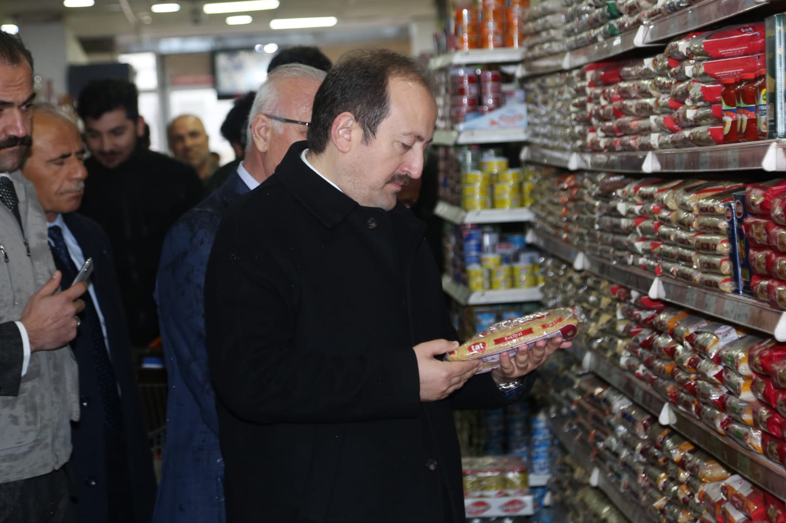 Şırnak Valisi Pehlivan, Silopi’de marketlerde denetimlere katıldı