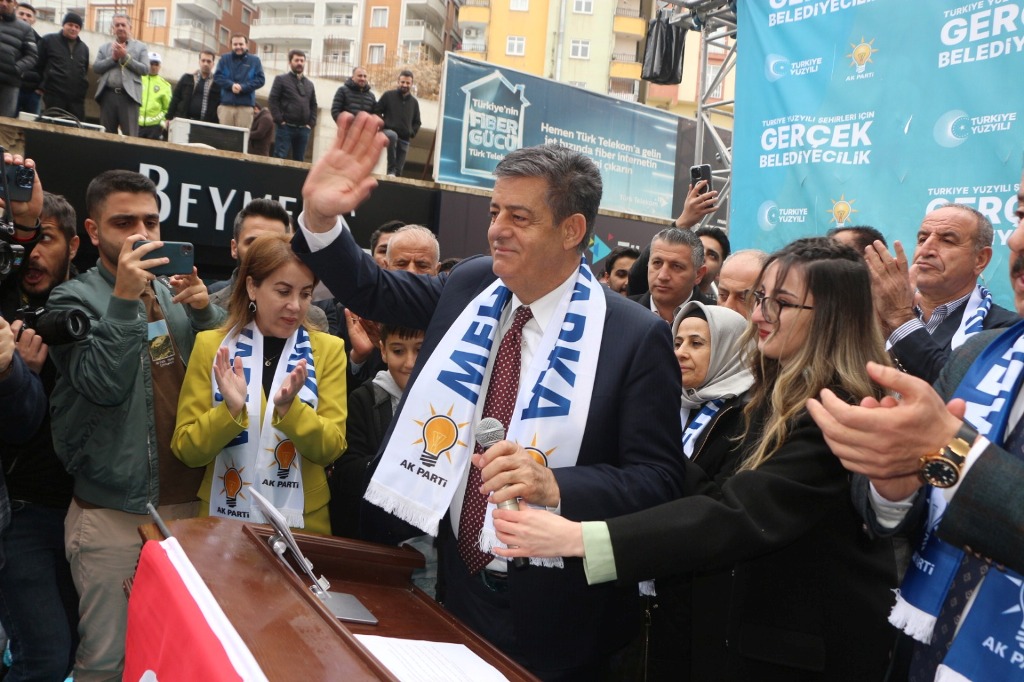 &Scedil;IRNAK&rsquo;TA BA&Scedil;KAN ADAYI YARKA&rsquo;YA ME&Scedil;ALEL&Idot; VE CO&Scedil;KULU KAR&Scedil;ILAMA