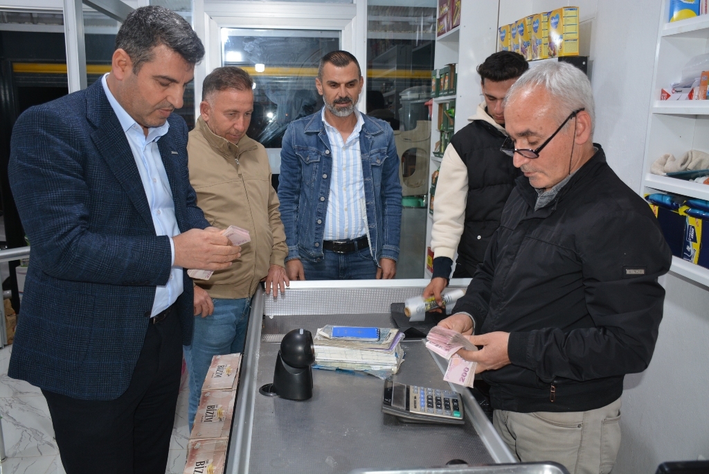 Şırnak’ta ‘Zimem Defteri’ Geleneğiyle Fırın Ve Marketteki 40 Bin Liralık Borç Kapatıldı