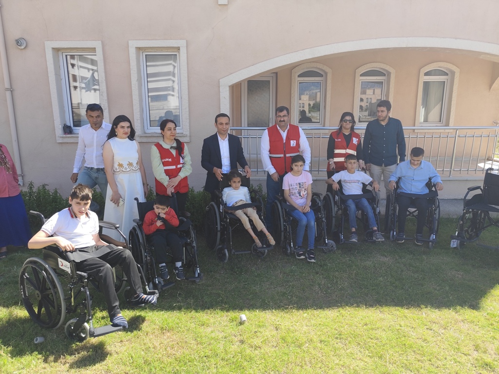 K&inodot;z&inodot;lay Silopi&rsquo;de engelli &ccedil;ocuklar&inodot; sevindirdi